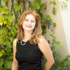 Dora Schoenbrun-Fernandez